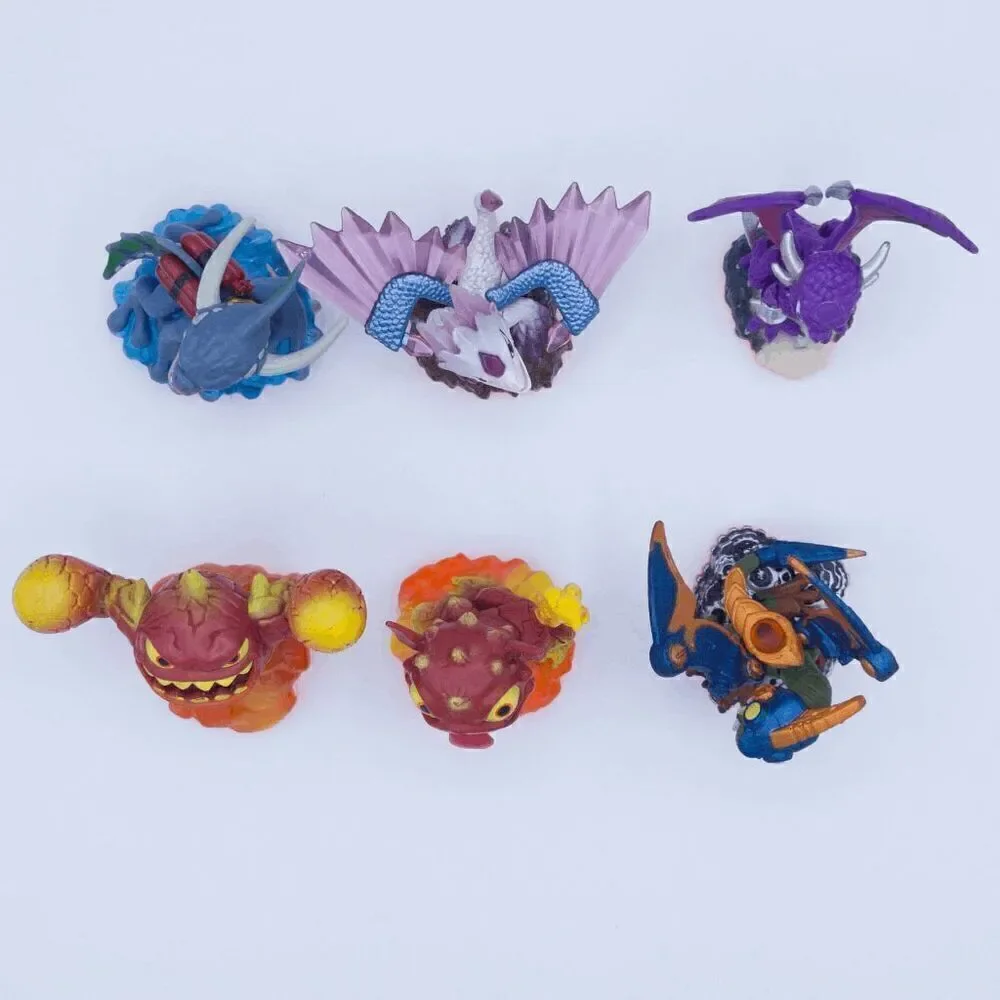 Xbox 360 Skylanders Giants, with the portal controller, 12 figures, and 1 magic